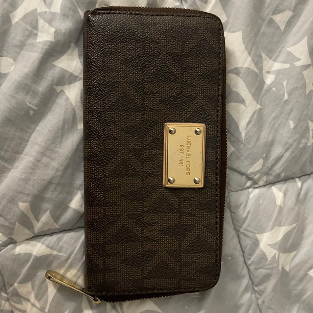 Micheal Kors wallet